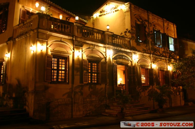 Hoi An by Night - Song Hoai Restaurant
Mots-clés: Vietnam Hoi An patrimoine unesco Nuit