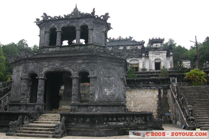 Tomb of Khai Dinh
Mots-clés: Vietnam cimetiere