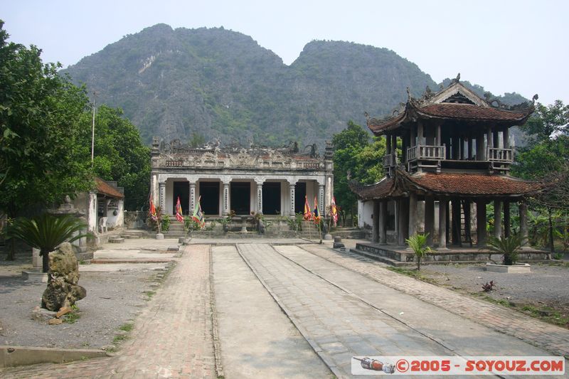 Ninh Binh - Hoa Lu - Ancient Citadel
Mots-clés: Vietnam Boudhiste