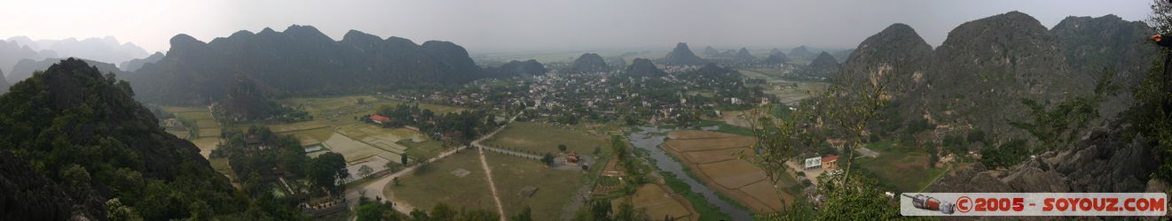 Ninh Binh - Hoa Lu - Le Dai Hanh and Din Thien Hoang - panorama
Mots-clés: Vietnam panorama Boudhiste