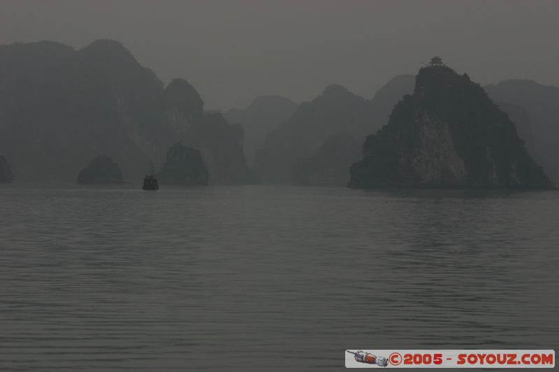 Halong Bay - Dao Ti Top (Titov Island)
Mots-clés: Vietnam patrimoine unesco mer brume