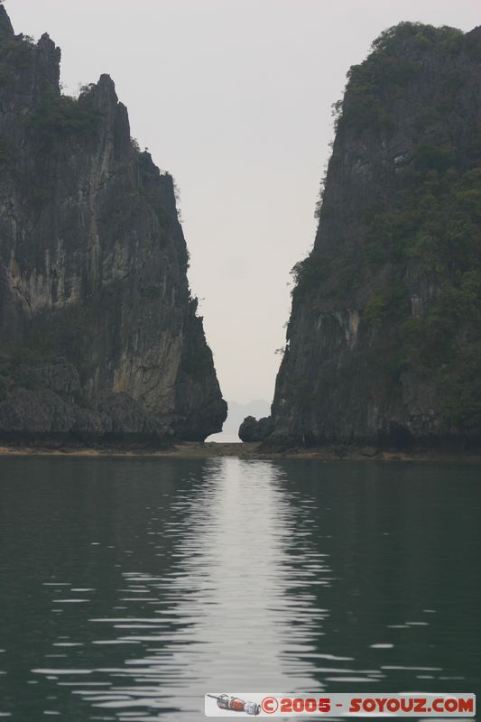 Halong Bay
Mots-clés: Vietnam patrimoine unesco mer brume