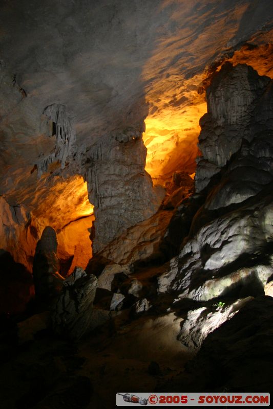 Halong Bay - Sung Sot Caves (Grotte des Surprises)
Mots-clés: Vietnam patrimoine unesco grotte