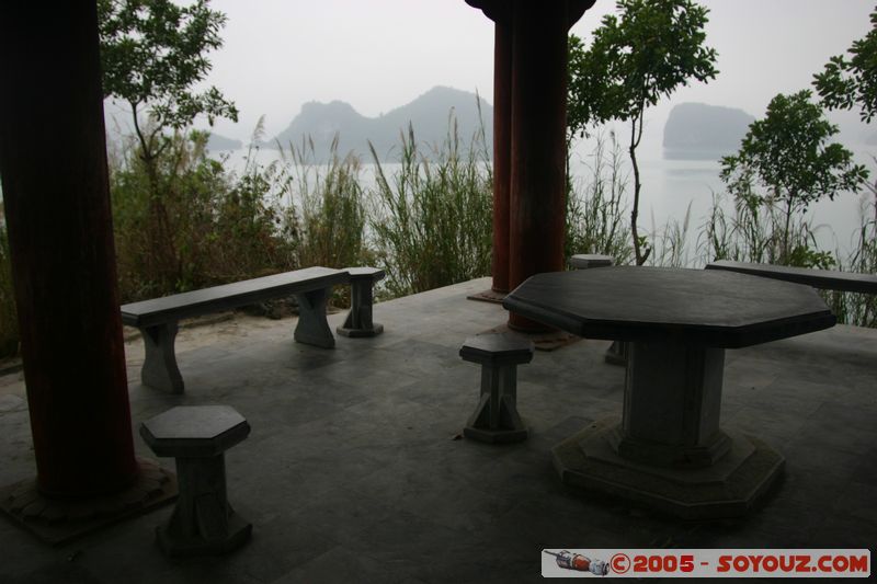 Halong Bay - Dao Ti Top (Titov Island)
Mots-clés: Vietnam patrimoine unesco mer brume