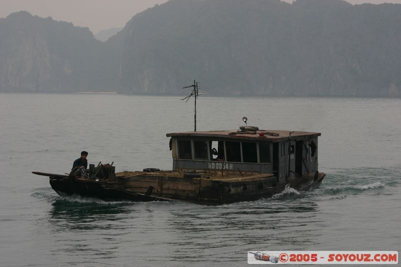 Halong Bay
Mots-clés: Vietnam patrimoine unesco mer bateau personnes