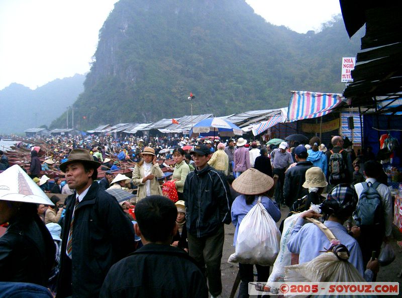 Chua Huong (Perfume pagoda)
Mots-clés: Vietnam Marche