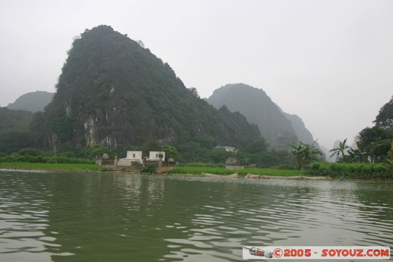 Chua Huong - Suoi Yen (Yen River)
Mots-clés: Vietnam Riviere