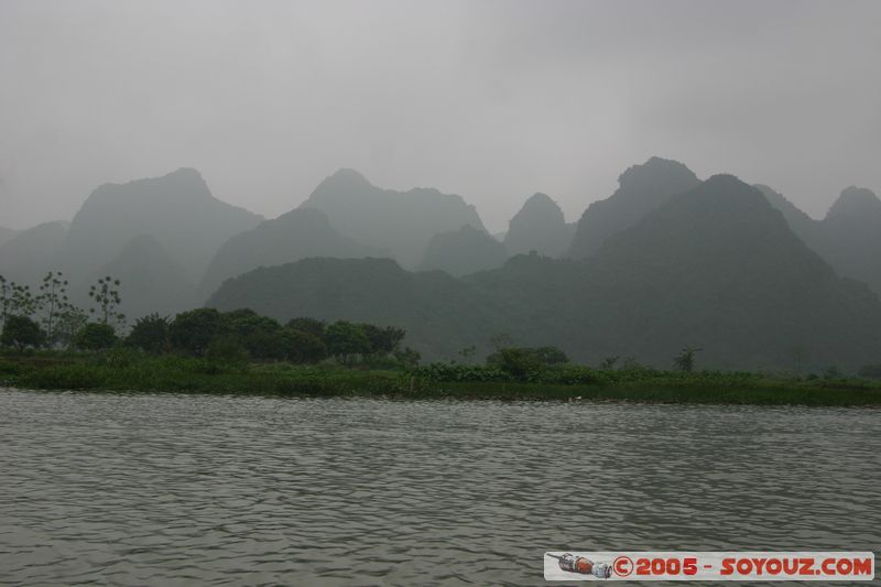 Chua Huong - Suoi Yen (Yen River)
Mots-clés: Vietnam Riviere