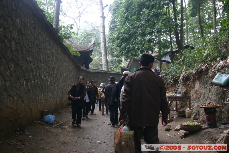 Chua Huong (Perfume pagoda) - Walk to Huong Tich Chu
Mots-clés: Vietnam personnes