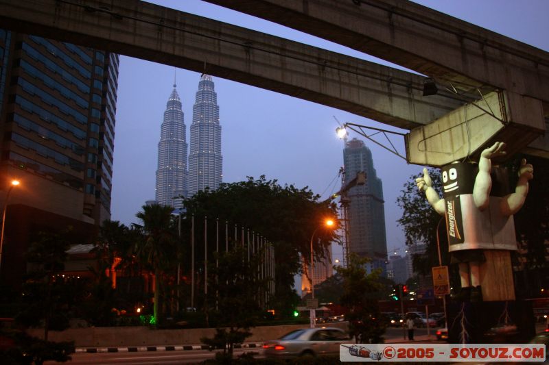 Petronas towers
(452 m)
Mots-clés: Central Market Dataran Merdeka Federal Territory Kuala Lumpur Malaysia Masjid Negara Menara Petronas Twin Towers Twin Towers