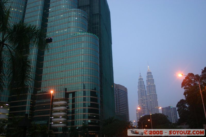 Petronas towers
(452 m)
Mots-clés: Central Market Dataran Merdeka Federal Territory Kuala Lumpur Malaysia Masjid Negara Menara Petronas Twin Towers Twin Towers