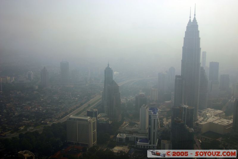 Petronas Towers in the smog
Mots-clés: Central Market Dataran Merdeka Federal Territory Kuala Lumpur Malaysia Masjid Negara Menara Petronas Twin Towers Twin Towers