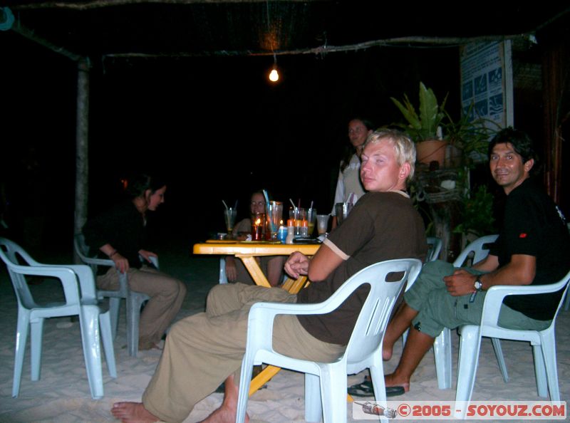 Our group at Coral Bay
Mots-clés: Kecil Malaysia Perhentian Islands beach diving paradis paradise plongés scuba