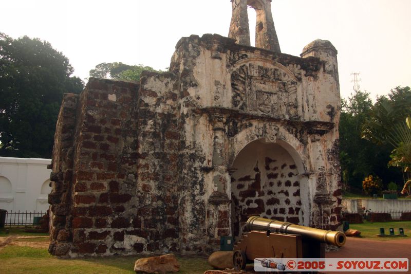 Porta de Siantago
L'unique vestige de la forteresse portugaise A Famosa
The sole surviving relic of the old Portuguese fort A Famosa
Mots-clés: A Famosa Cheng Hoon Teng Dutch Square Independence Malacca Malaysia Melaka Saint Francis Xavier