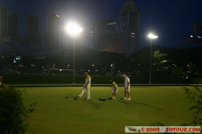 Singapore Cricket Club
By night
