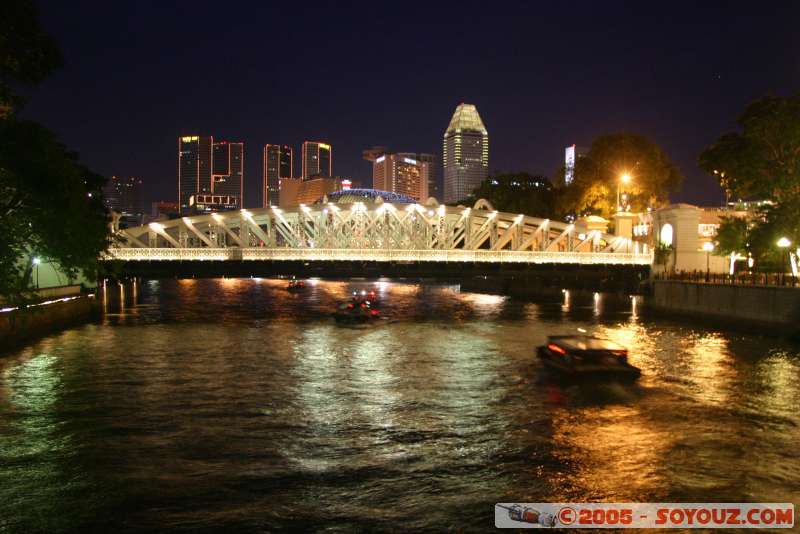 Anderson Bridge
By night
