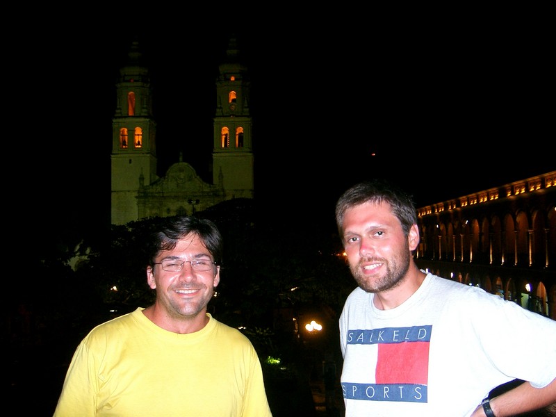 Bruno
Nous avons voyagé ensemble dans le Yucatan.
Suisse - Yucatan (Mexique) - Juin 2004

