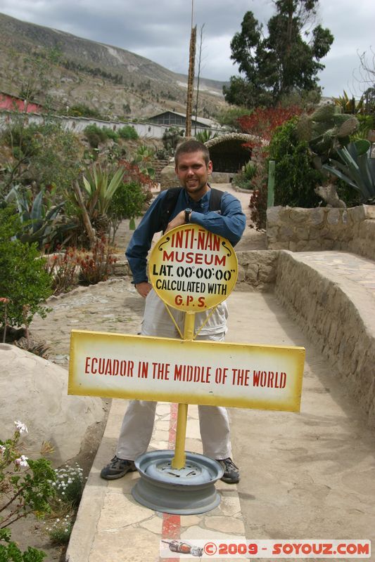 Mitad del Mundo - Museo Solar Inti Nan - Ligne de l'Equateur
Mots-clés: Ecuador Equateur