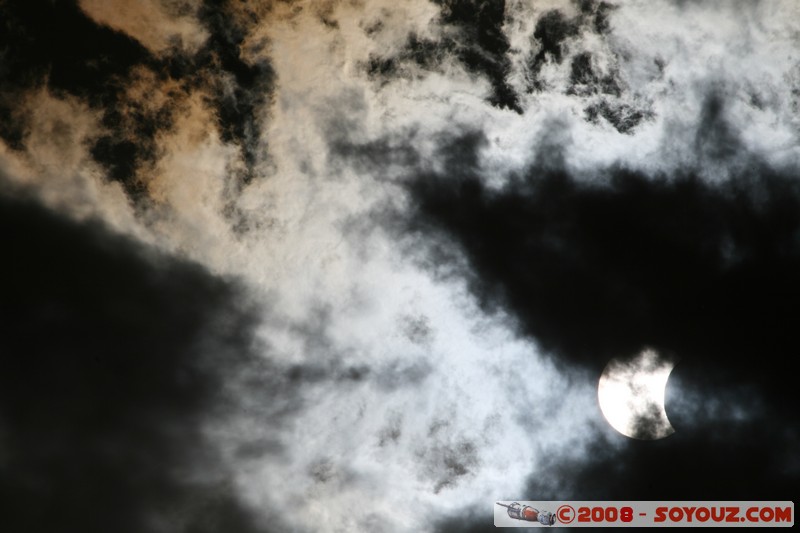 Eclipse de Soleil 2008 - Phase partielle
Mots-clés: Eclipse
