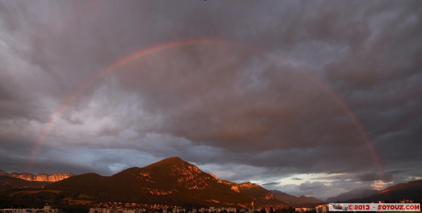 Annecy-le-Vieux - Sunset - panorama
Mots-clés: sunset Lumiere Nuages