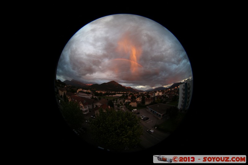 Annecy-le-Vieux - Sunset
Mots-clés: sunset Lumiere Nuages Fish eye