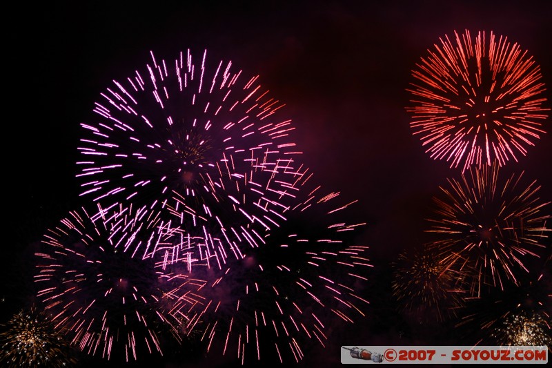 Fête du Lac - Annecy
Mots-clés: FÃªte du Lac Feux d'artifice