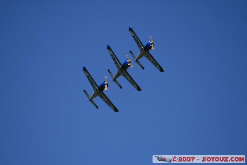 Patrouille Cartouche Dorée
Mots-clés: meeting aÃ©rien avion voltige aÃ©rienne patrouille