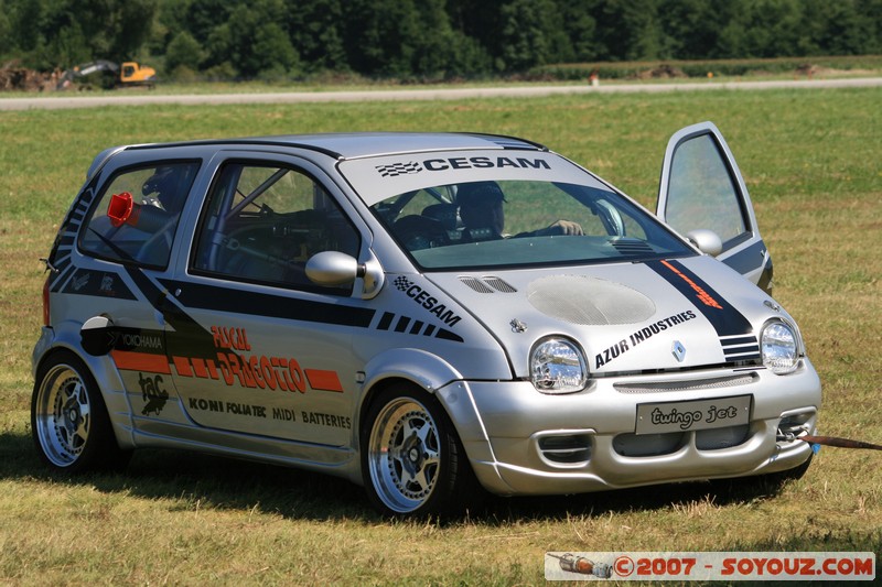 Twingo Jet
Mots-clés: meeting a&Atilde;&copy;rien avion