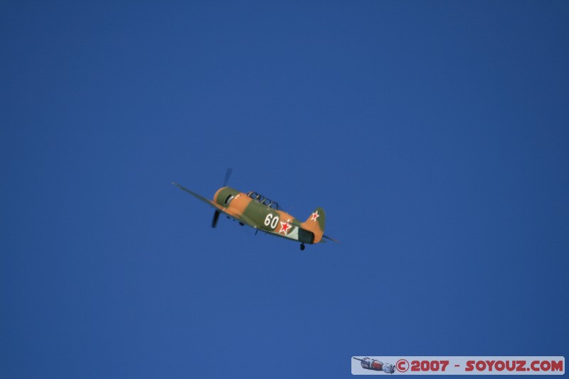 yak11
Mots-clés: meeting a&Atilde;&copy;rien avion