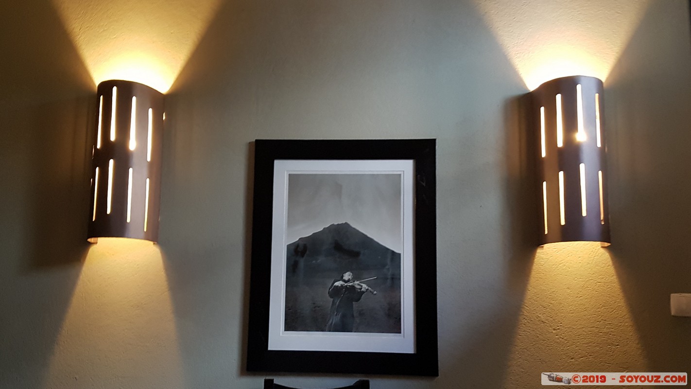 Sao Vicente - Mindelo - Casa Colonial
Mots-clés: Cap-Vert Ch&atilde; do Cemit&eacute;rio CPV geo:lat=16.88579405 geo:lon=-24.98677823 geotagged Sao Vicente Mindelo Casa Colonial