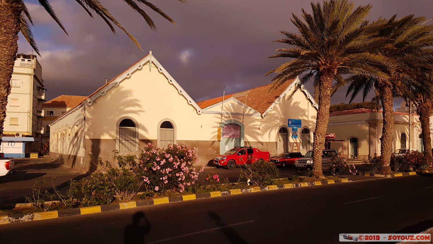 Sao Vicente - Mindelo - Club Nautico
Mots-clés: Sao Vicente Mindelo Avenida Marginal