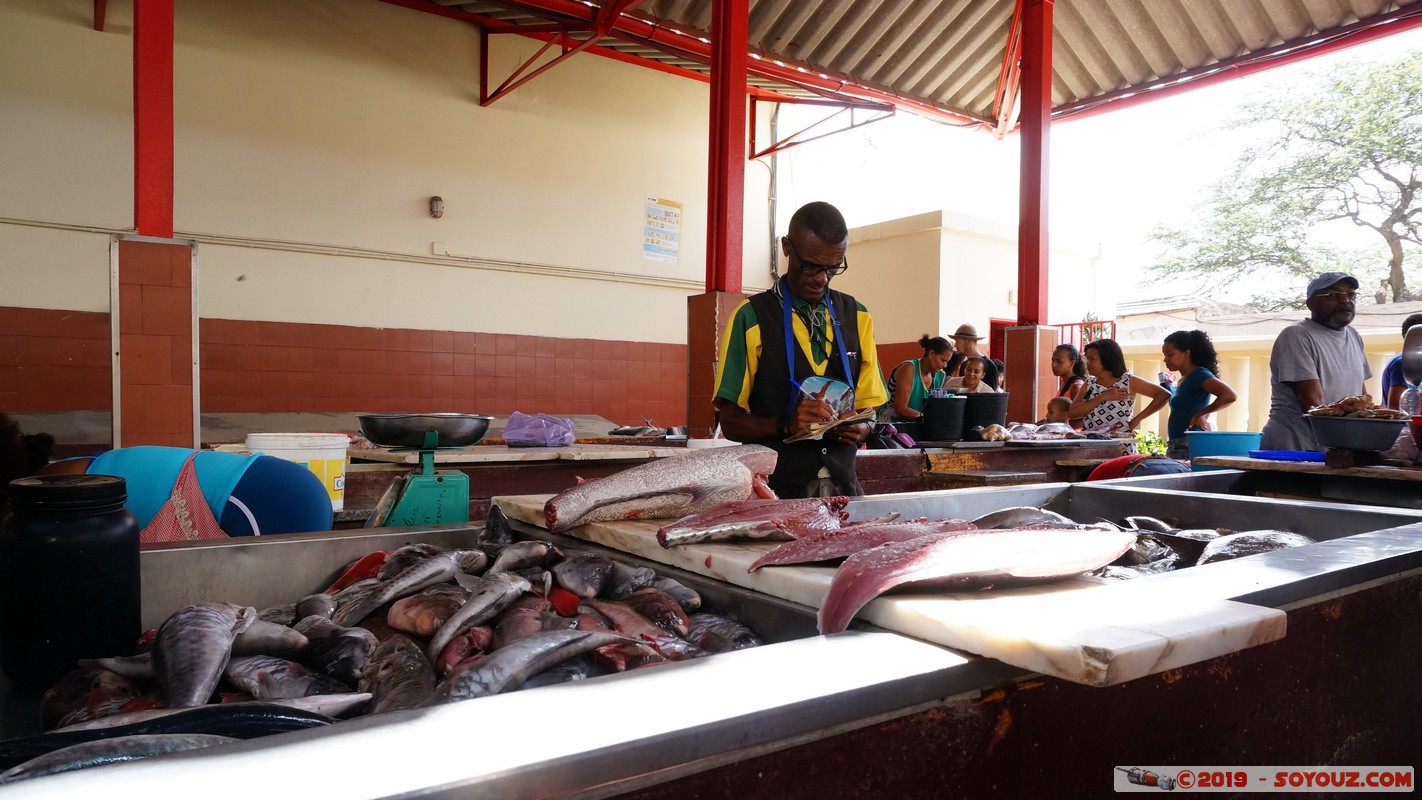 Sao Vicente - Mindelo - Mercado de Peixe
Mots-clés: Cap-Vert Ch&atilde; do Cemit&eacute;rio CPV geo:lat=16.88399762 geo:lon=-24.99012893 geotagged Sao Vicente Mindelo Mercado de Peixe Marche