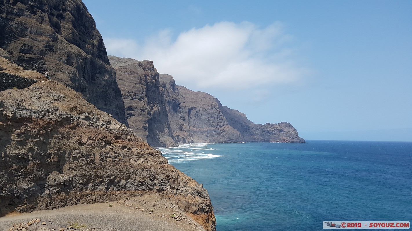 Santo Antao - Cruzinha da Garca
Mots-clés: Santo Antao estrada de Boca de Coruja para Cruzinha da Gar&ccedil;a Montagne Cruzinha da Garca
