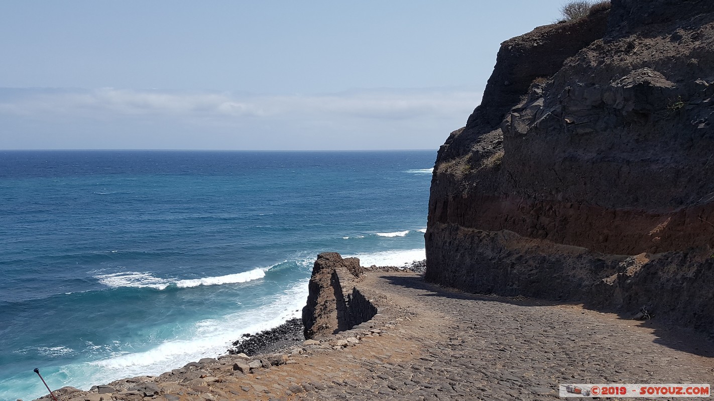 Santo Antao - Cruzinha da Garca
Mots-clés: Santo Antao estrada de Boca de Coruja para Cruzinha da Gar&ccedil;a Montagne Cruzinha da Garca