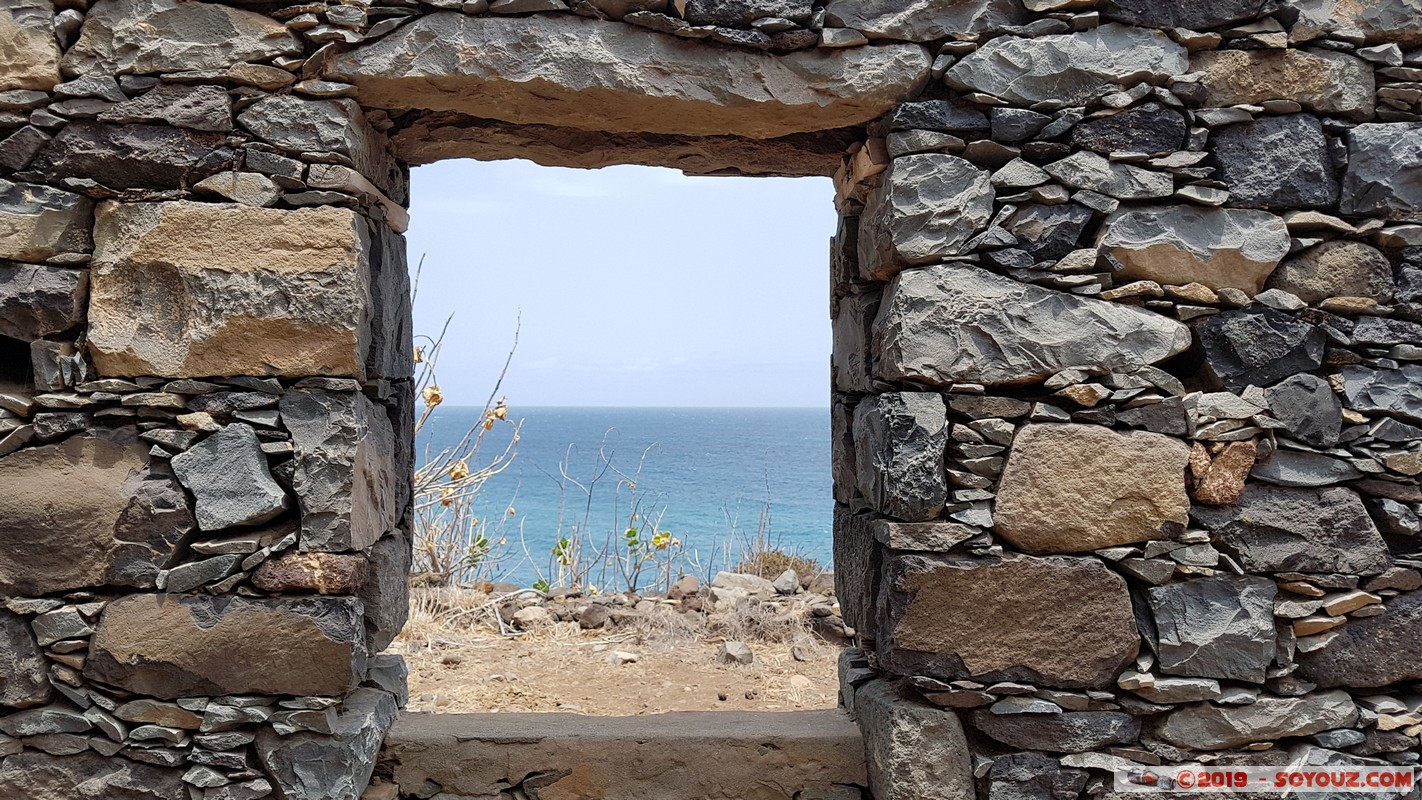 Santo Antao - Caminhada Cruzinas - Ponta do Sol - Ruina
Mots-clés: Santo Antao Caminhada Cruzinas - Ponta do Sol Montagne Mer Ruines