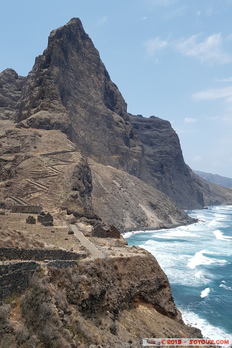 Santo Antao - Caminhada Cruzinas - Ponta do Sol - Ruina
Mots-clés: Santo Antao Caminhada Cruzinas - Ponta do Sol Montagne Mer Ruines