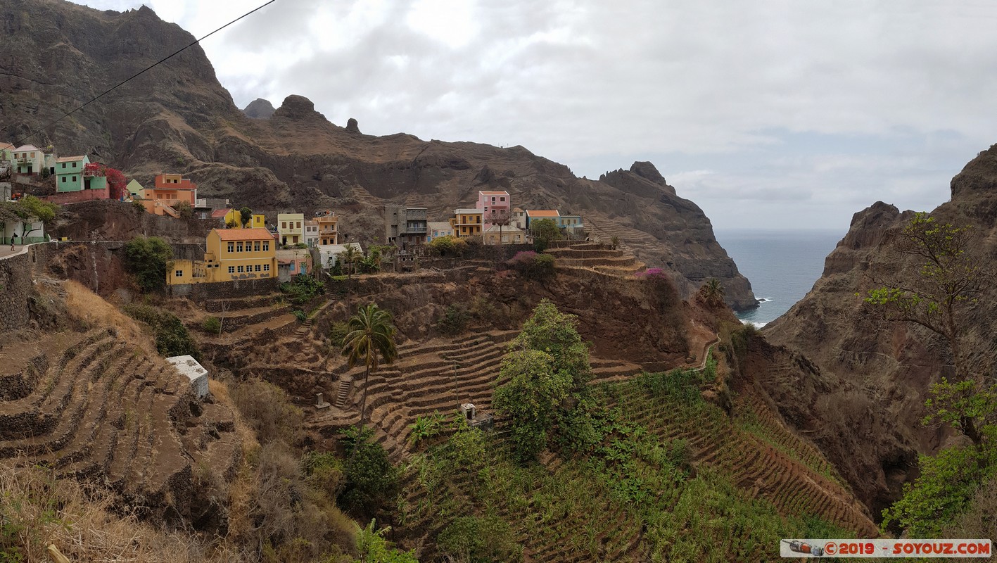 Santo Antao - Fontainhas
Mots-clés: Santo Antao Caminhada Cruzinas - Ponta do Sol Montagne Fontainhas