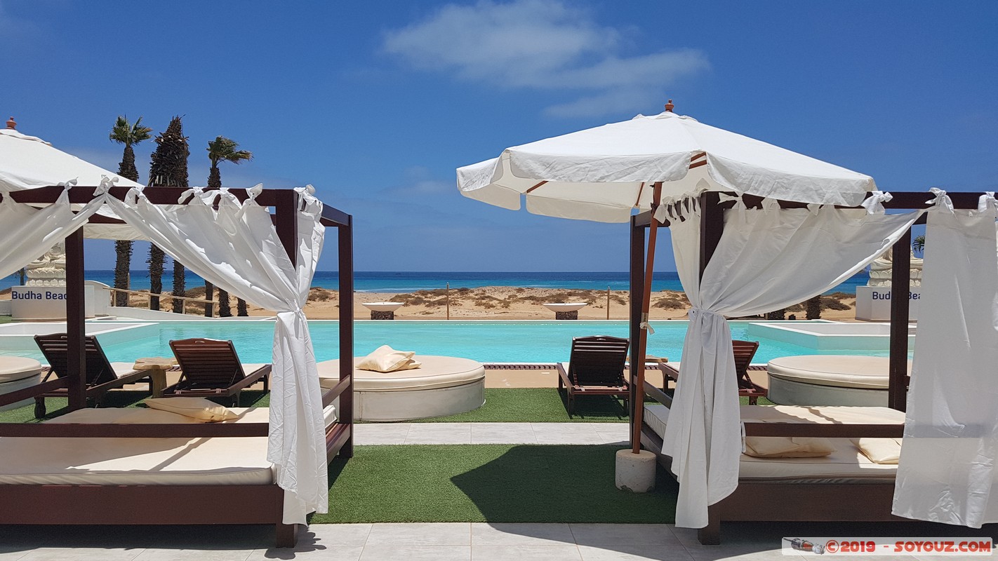 Sal - Santa Maria - The Budha Beach Hotel
Mots-clés: Cap-Vert CPV geo:lat=16.59581551 geo:lon=-22.89516513 geotagged Sal Santa Maria The Budha Beach Hotel plage Piscine