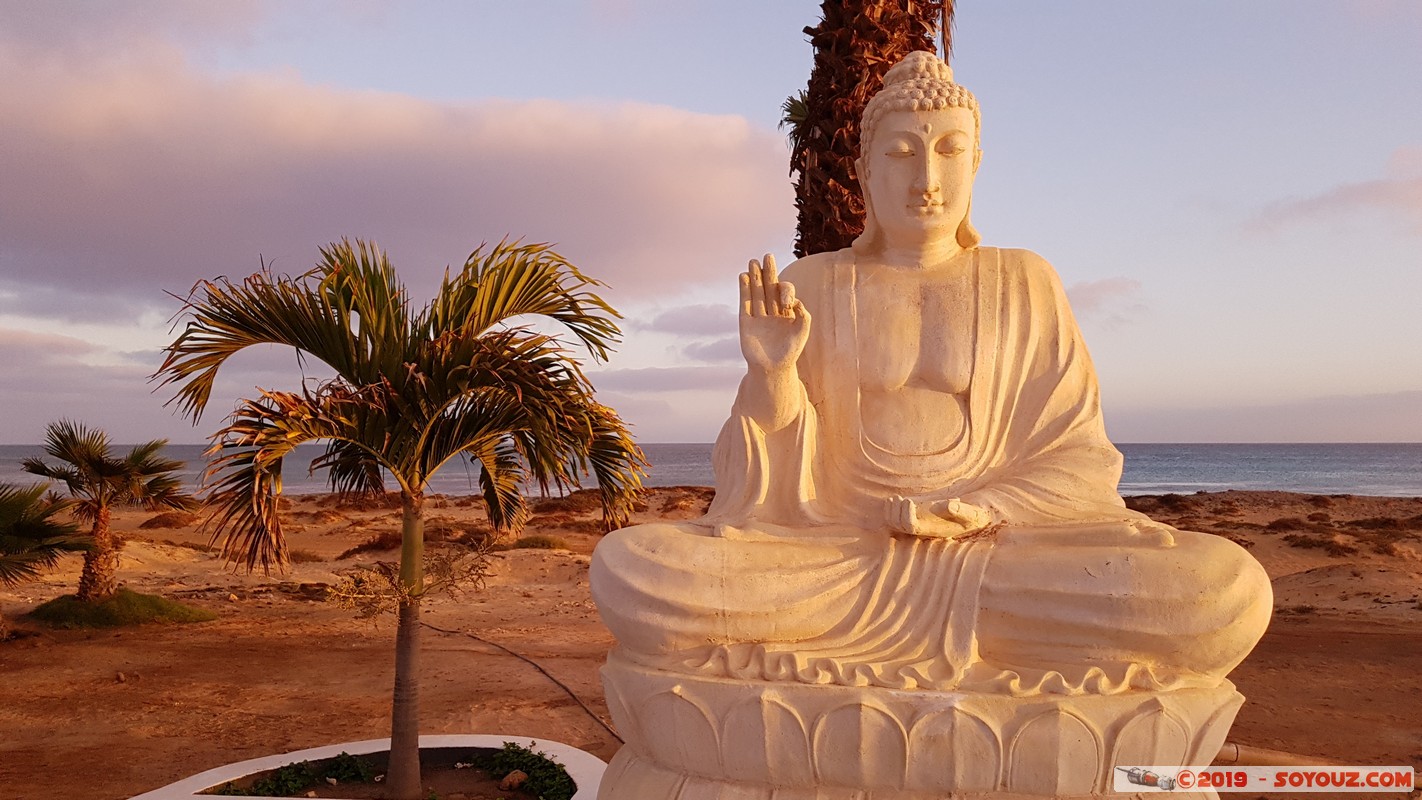 Sal - Santa Maria - The Budha Beach Hotel
Mots-clés: Sal Santa Maria The Budha Beach Hotel sunset