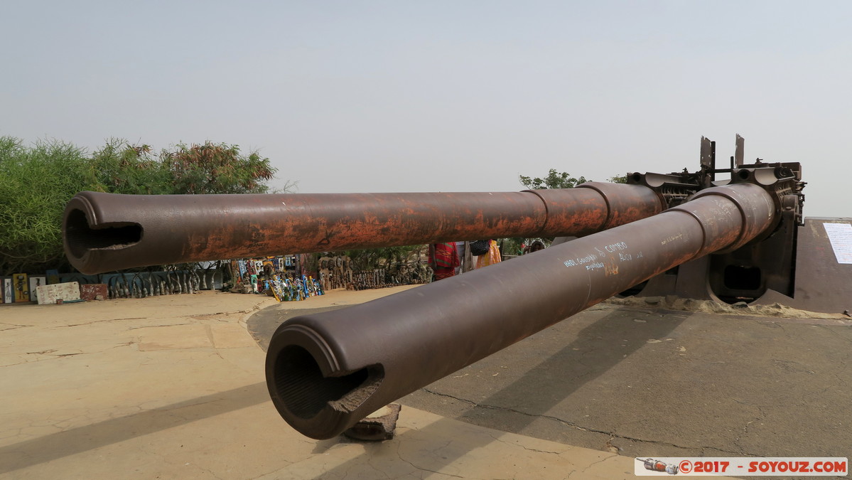 Ile de Gor&eacute;e - Le castel - Canon de Navaronnes
Mots-clés: geo:lat=14.66496982 geo:lon=-17.39752114 geotagged Gor&eacute;e Region Dakar SEN Senegal Ile de Gor&eacute;e patrimoine unesco Le castel Canon de Navaronnes canon