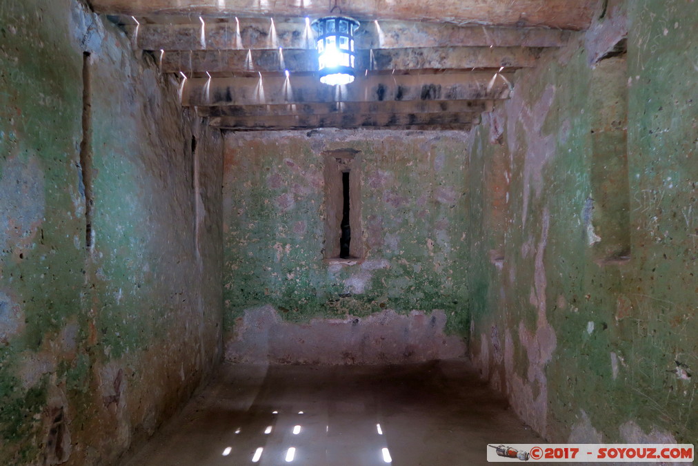 Ile de Gor&eacute;e - Maision des Esclaves
Mots-clés: geo:lat=14.66762691 geo:lon=-17.39731997 geotagged Gor&eacute;e Region Dakar SEN Senegal Ile de Gor&eacute;e patrimoine unesco Maision des Esclaves Colonial Francais Hdr