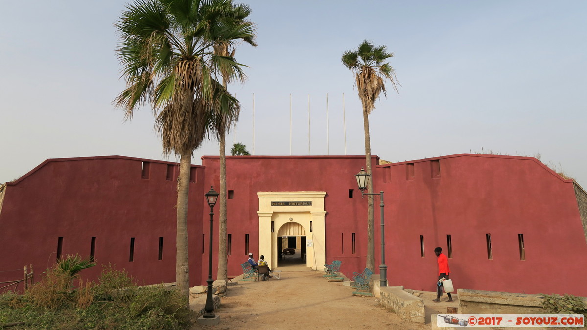 Ile de Gor&eacute;e - Fort d'Estr&eacute;es
Mots-clés: geo:lat=14.67039814 geo:lon=-17.39975005 geotagged Gor&eacute;e Region Dakar SEN Senegal Ile de Gor&eacute;e patrimoine unesco Fort d'Estr&eacute;es Fort