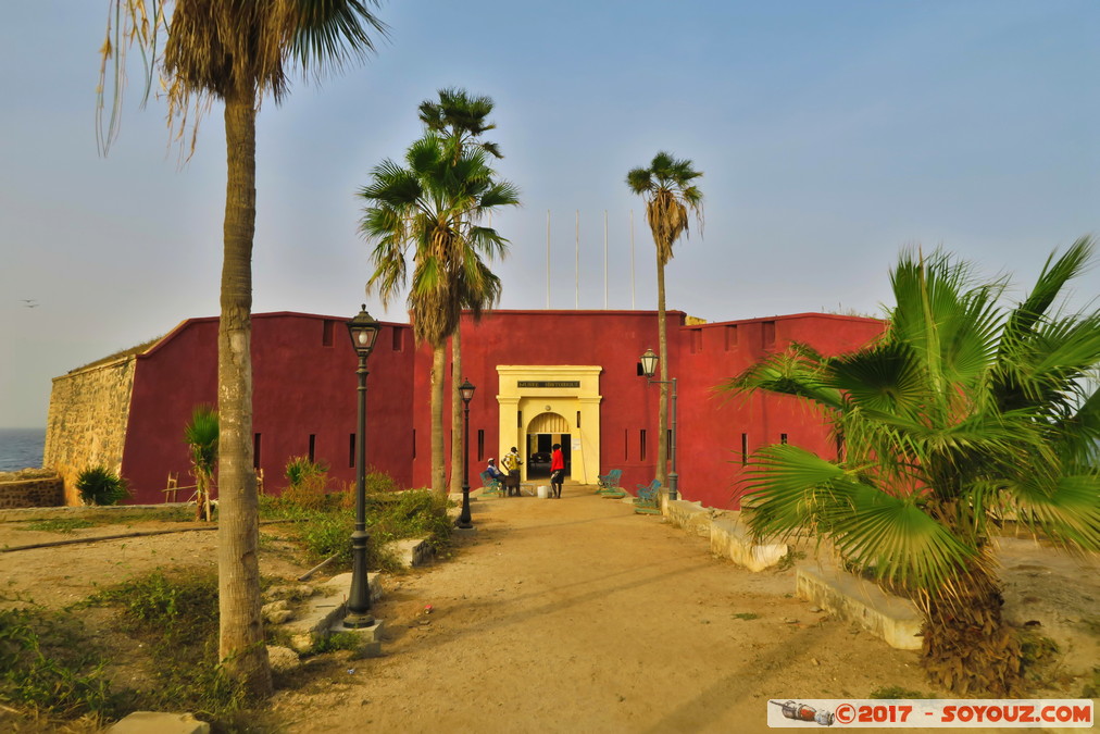 Ile de Gor&eacute;e - Fort d'Estr&eacute;es
Mots-clés: geo:lat=14.67039814 geo:lon=-17.39975005 geotagged Gor&eacute;e Region Dakar SEN Senegal Ile de Gor&eacute;e patrimoine unesco Fort d'Estr&eacute;es Fort Hdr