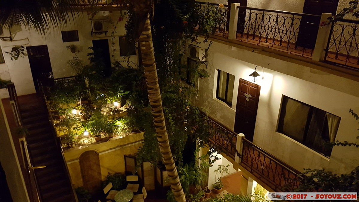 Saint-Louis by Night - Hotel de la Poste
Mots-clés: geo:lat=16.02636624 geo:lon=-16.50372326 geotagged Region Saint-Louis SEN Senegal Sor Saint-Louis patrimoine unesco Nuit Hotel de la Poste