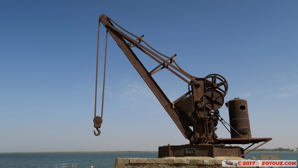 Saint-Louis - Quai Roume
Mots-clés: geo:lat=16.03493005 geo:lon=-16.50252163 geotagged Nord Region Saint-Louis SEN Senegal Saint-Louis patrimoine unesco Machine