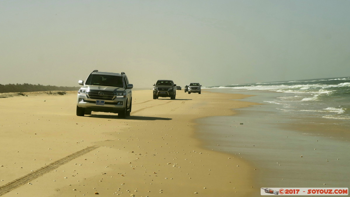De Saint-Louis a Lompoul par la Plage
Mots-clés: geo:lat=15.65675918 geo:lon=-16.59553528 geotagged Keur Dao B&egrave;ye Region Louga SEN Senegal Mer Atlantique Toyota voiture plage