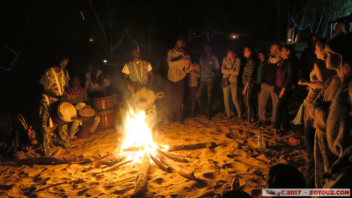 Desert de Lompoul by Night - Camp
Mots-clés: geo:lat=15.45431361 geo:lon=-16.68754041 geotagged Mb&egrave;ss Region Louga SEN Senegal D&eacute;sert de Lompoul Desert Nuit musique Feu
