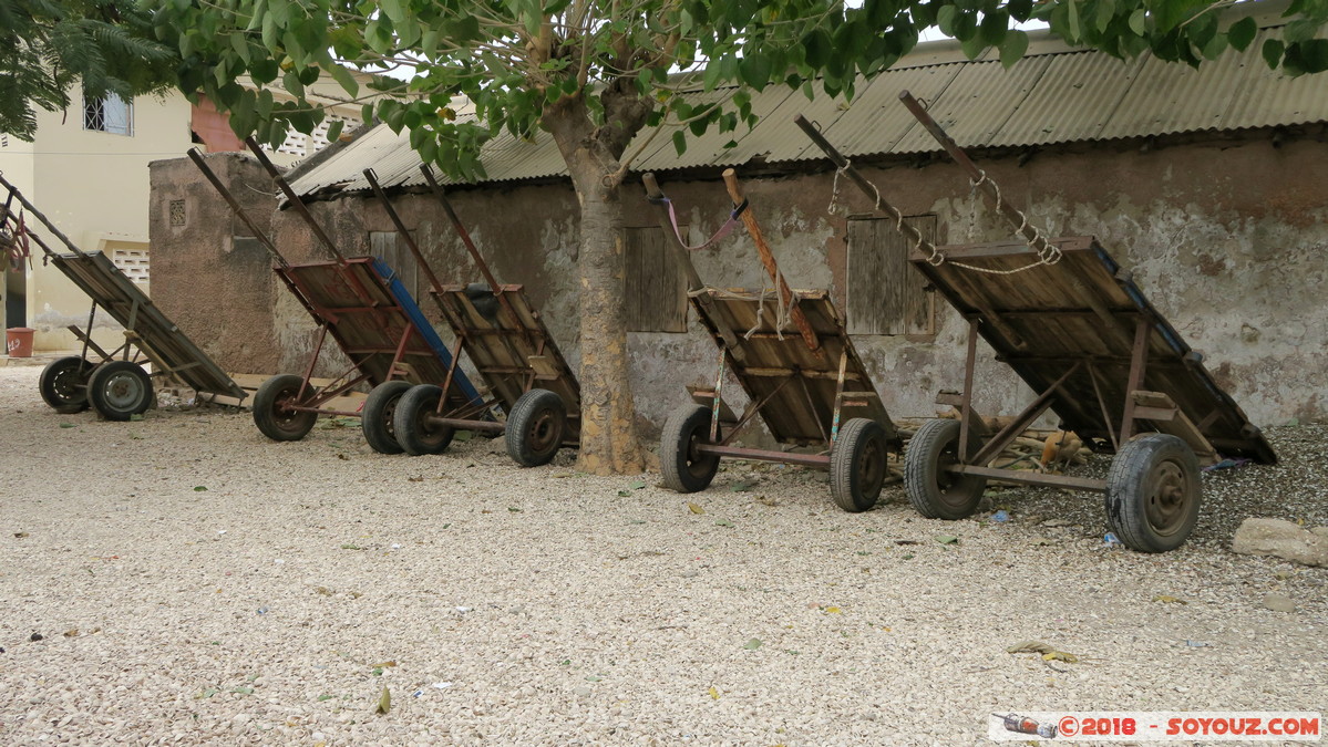 Ile de Fadiouth
Mots-clés: geo:lat=14.15331495 geo:lon=-16.82370275 geotagged Joal-Fadiout SEN Senegal Thi&egrave;s Ile de Fadiouth