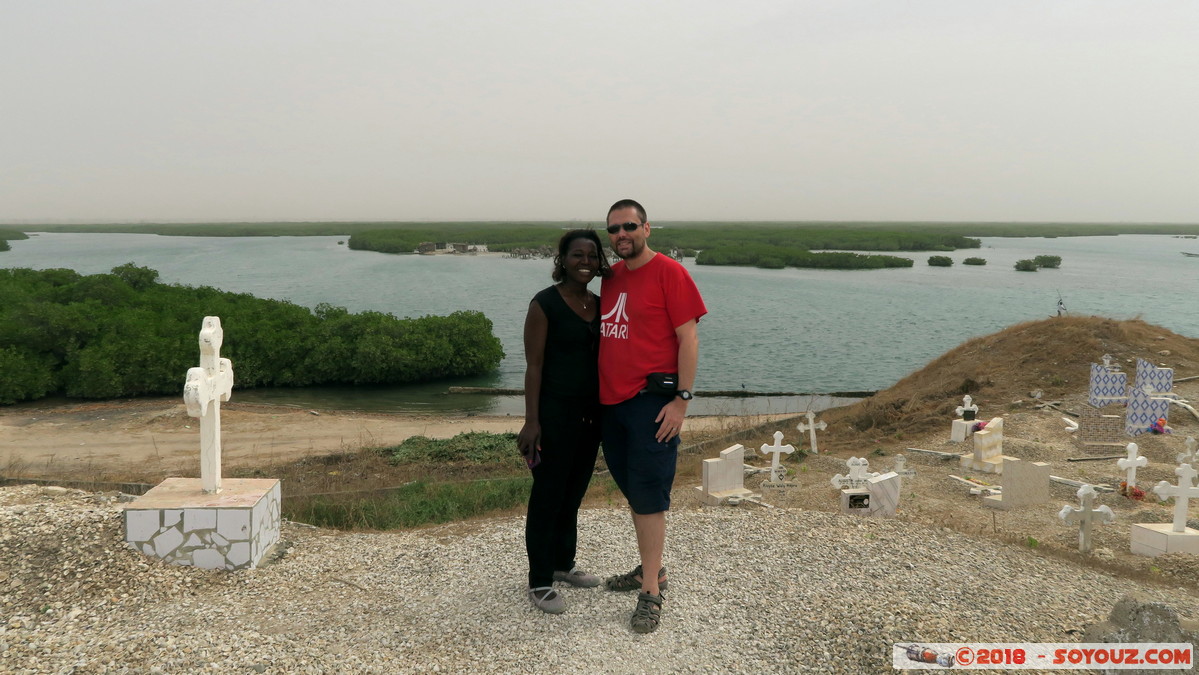 Cimetiere Chretien et Musukman de Fadiouth
Mots-clés: geo:lat=14.15603536 geo:lon=-16.82581365 geotagged Joal-Fadiout SEN Senegal Thi&egrave;s Ile de Fadiouth cimetiere