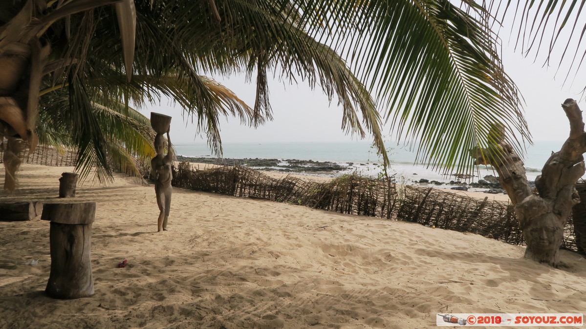 M'bour - Mbaila Hotel
Mots-clés: geo:lat=14.42216492 geo:lon=-16.99181557 geotagged Sali Niakhniakhal SEN Senegal Thi&egrave;s plage Mer Atlantique sculpture